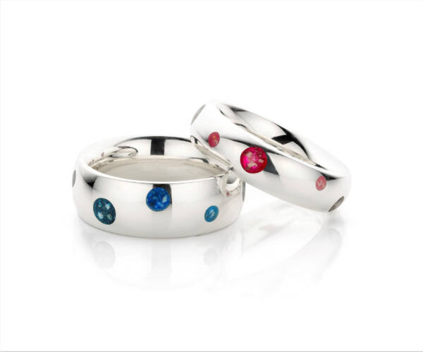 Zilveren ringen met as in hars